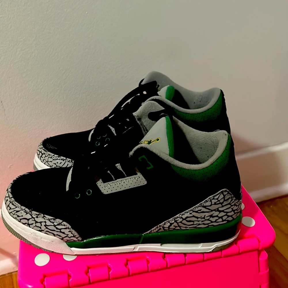 The Nike air Jordan 3 pine green